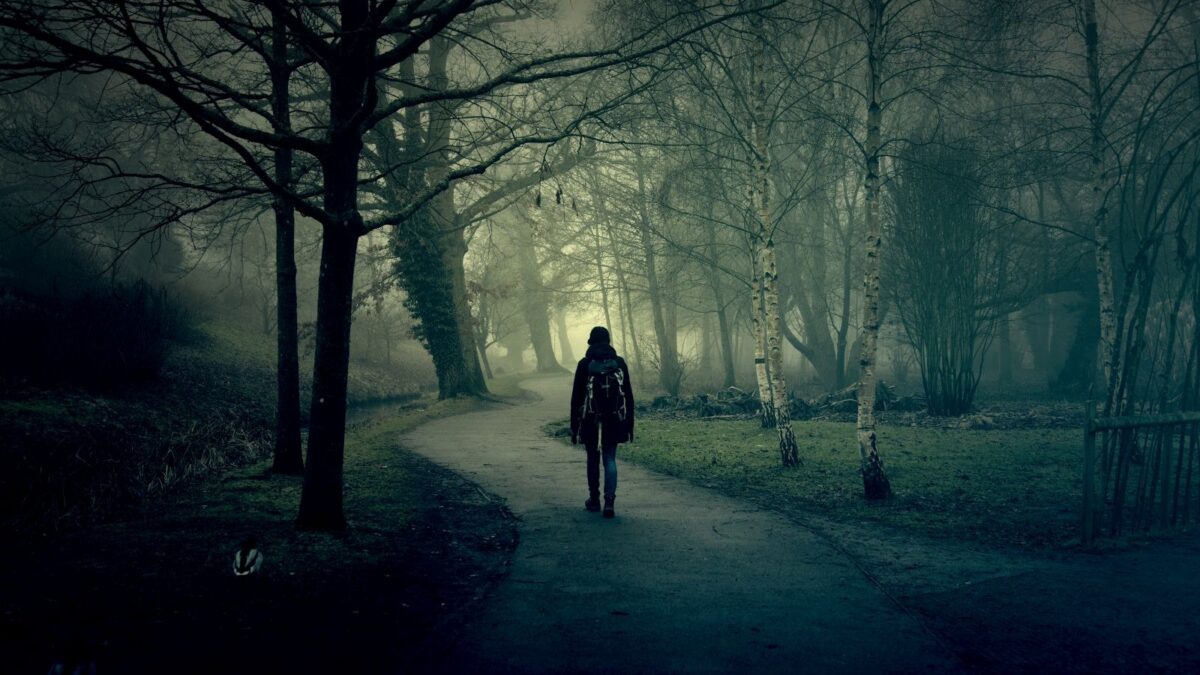 10 Sinister & Shadowy Ghosts Haunting the Atlantic Coast - Listverse