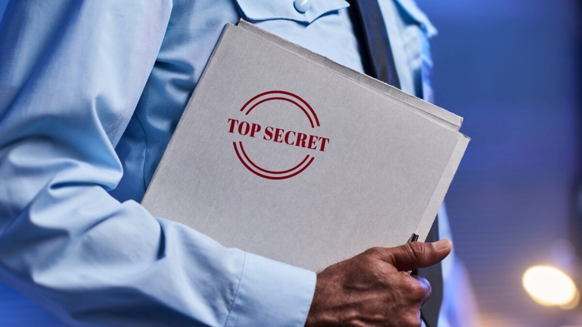 10 Nail-Biting Espionage Operations of the Cold War - Listverse